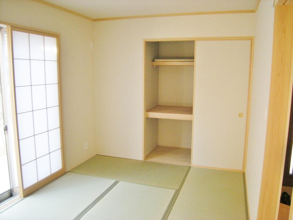 Non-living room. Indoor (12 May 2012) shooting