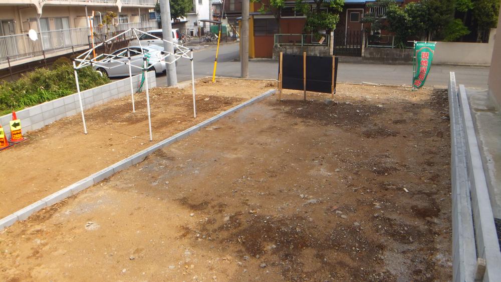 Local photos, including front road. Local (April 2013) Shooting