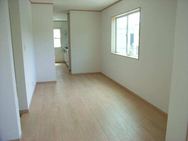 Living. Building 3 dining