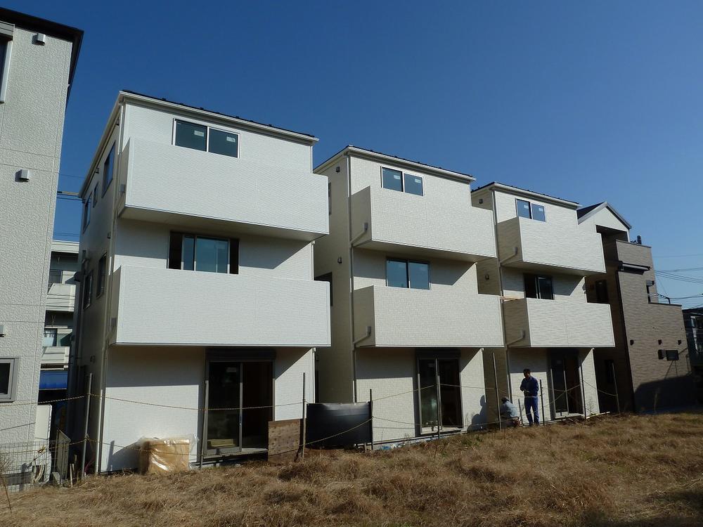 Local appearance photo. Local (12 May 2013) Shooting