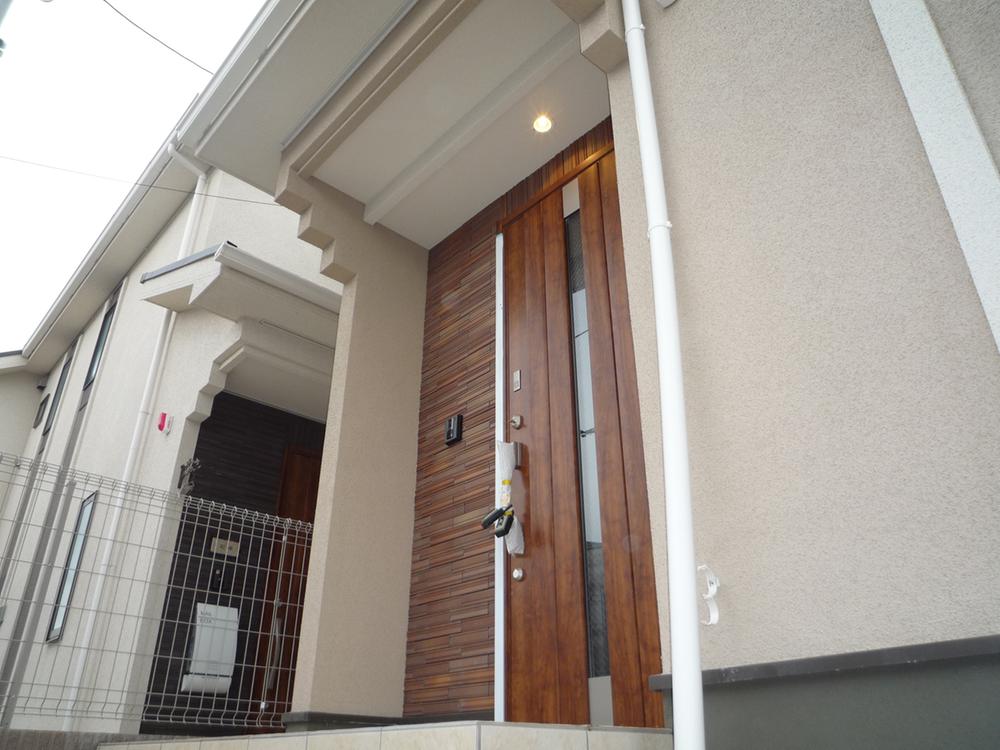 Entrance. It is entrance. 