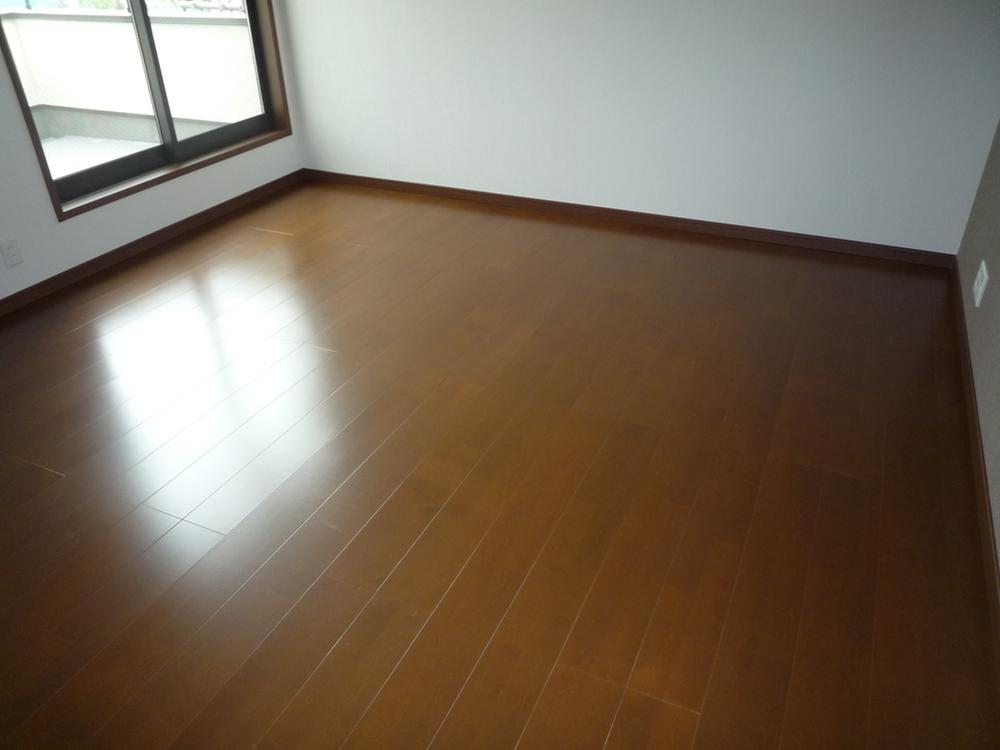 Non-living room. About 8.5 Pledge of Western-style. 