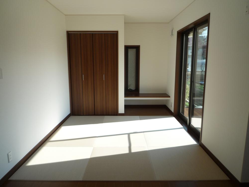 Other introspection. Tatami is a corner. 