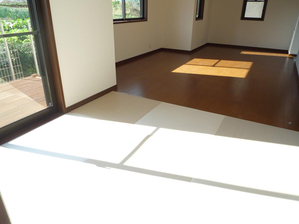 Other introspection. It can also be used as a 4LDK if you stick a partition on tatami space. 