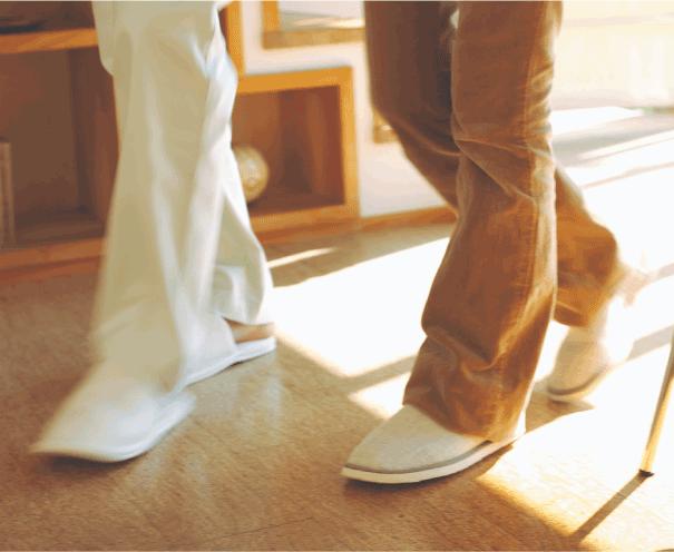 Power generation ・ Hot water equipment. Installing a gas hot water floor heating to warm the entire room from the feet. Safe for small children not danced also dust.