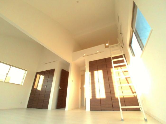 Non-living room. Please call up to alpine industry 0800-603-0604 [Toll free]    "Vantage roof balcony. Spacious living room with floor heating. Loft with a Western-style a feeling of opening. Two underground garage. "