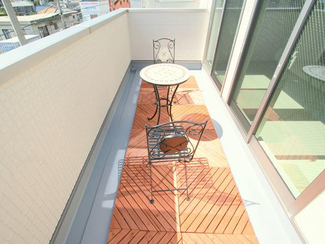 Balcony. Vantage roof balcony (East Building)