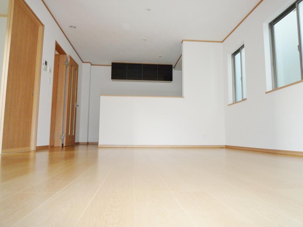 Same specifications photos (living). Living in the same specification