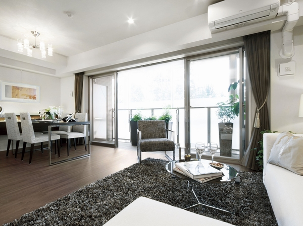 living ・ Overlooking the balcony from dining