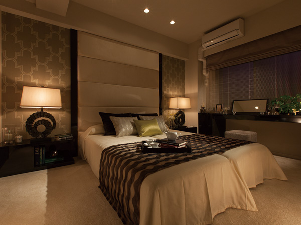 Interior. Western-style 1