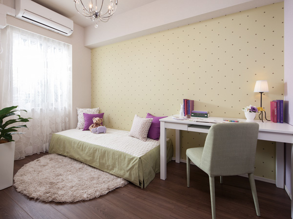 Interior. Western-style 2