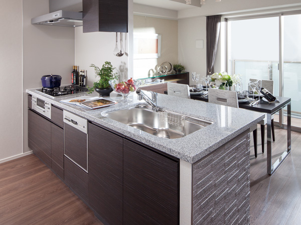 Kitchen.  [kitchen] Looking forward to the family and conversation, Natural granite counter kitchen to produce a comfortable kitchen work.