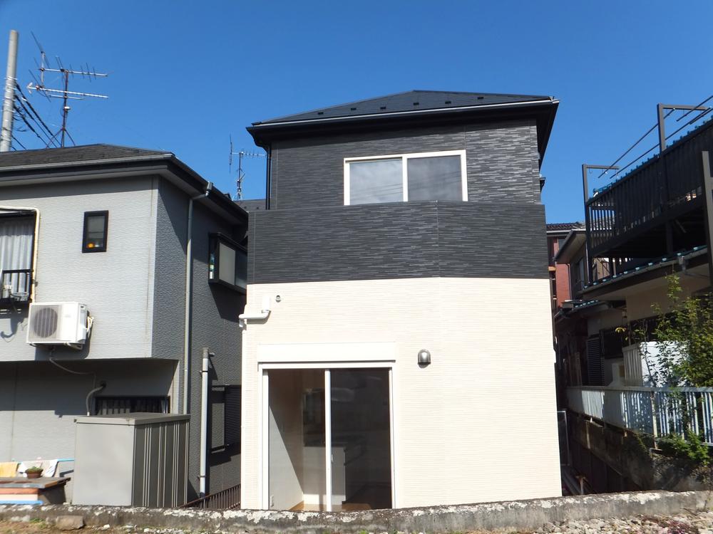 Local appearance photo. Good per yang.