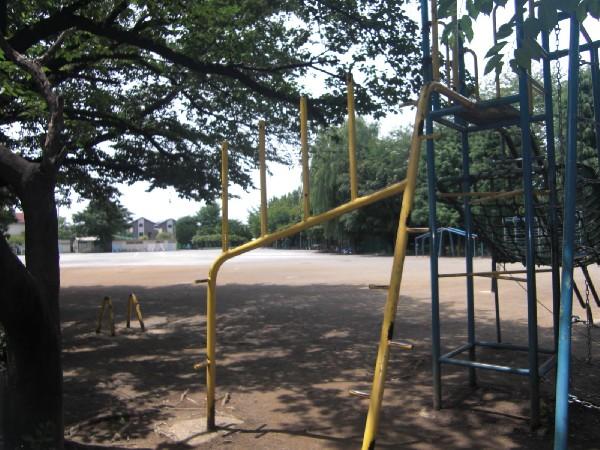 Primary school. Miyazakidai until elementary school 1400m