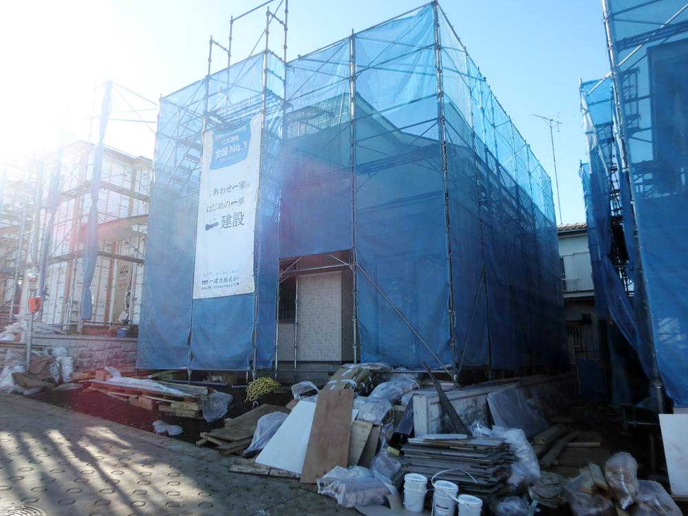 Local appearance photo. Local (12 May 2013) Shooting