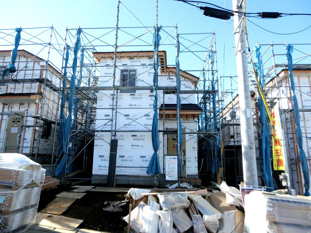 Local appearance photo. Local (12 May 2013) Shooting