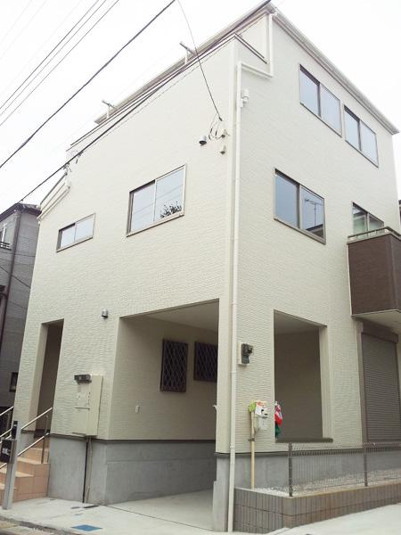 Local appearance photo. 1 Building