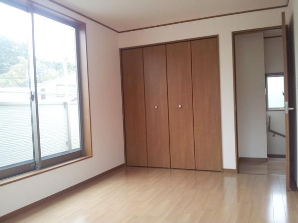 Non-living room. Yang per ventilation GOOD