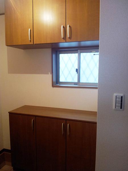 Entrance. Storage lot entrance