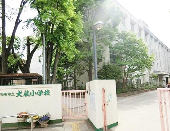 Primary school. 1100m to the Kawasaki Municipal Inukura Elementary School