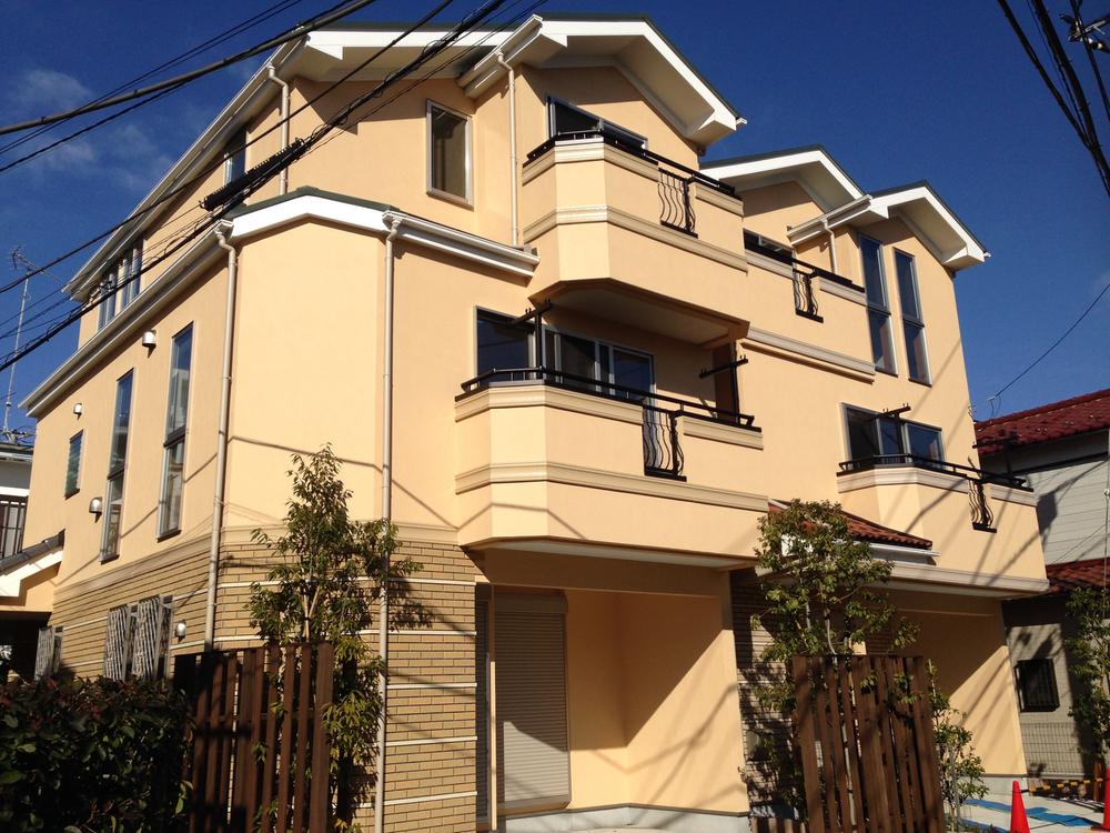 Local appearance photo. Local (12 May 2013) Shooting