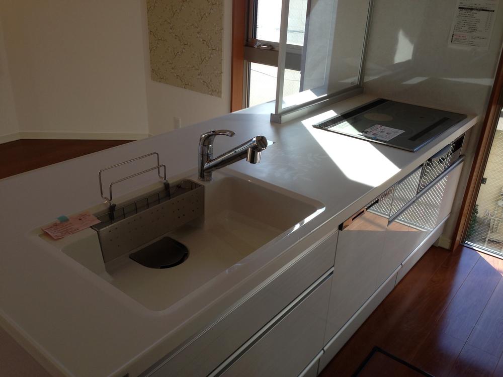 Kitchen. Indoor (12 May 2013) Shooting