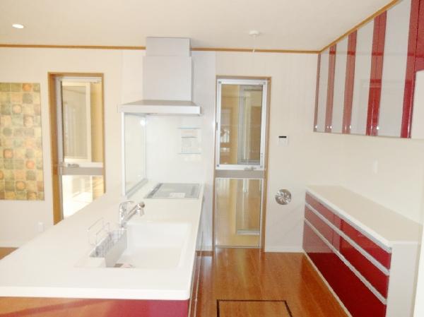 Kitchen. Cup with a board of the same color panel ・ Wide system Kitchen