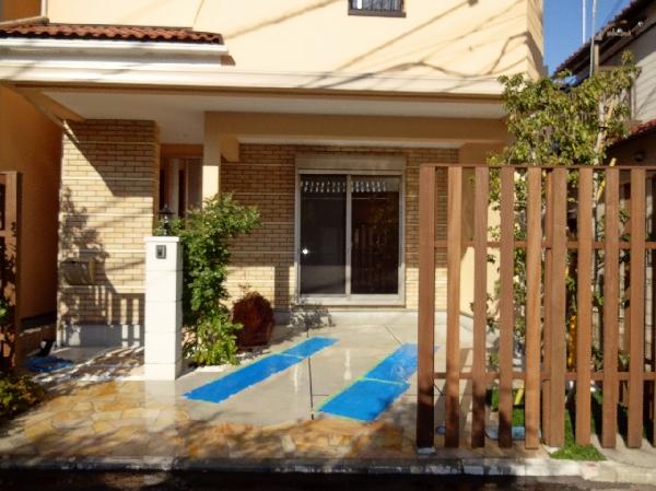 Garden. Planting and exterior, Was attention to detail, such as lattice to hide the eyes!