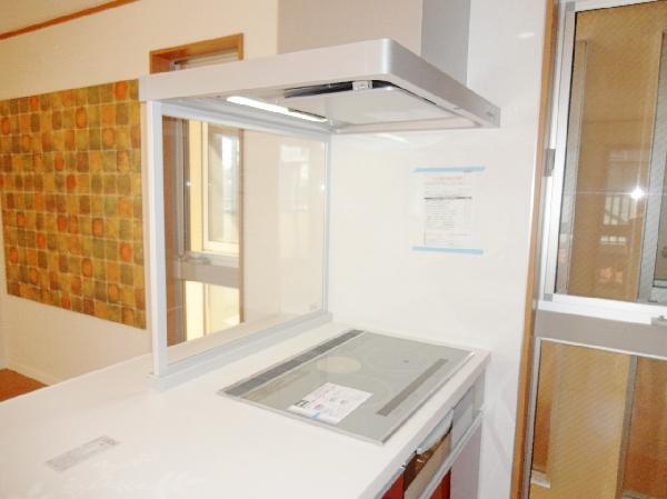 Kitchen. Since the gas cock be either safe IH cooking heater in small children are drawn, Also it is able to change in the future to the gas stove!