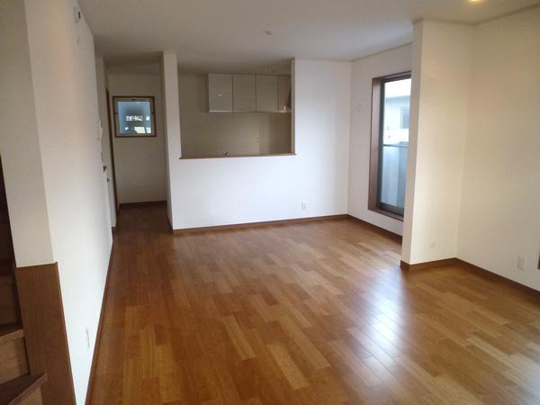 Living. Living (1 Building: 2013 November shooting)