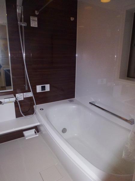 Bathroom. Bathroom (Building 2: 2013 November shooting)