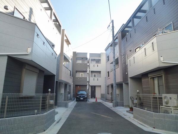 Local photos, including front road. Local appearance (Building 3: 2013 November shooting)