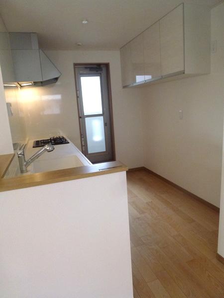 Kitchen. Kitchen (3 Building: 2013 November shooting)