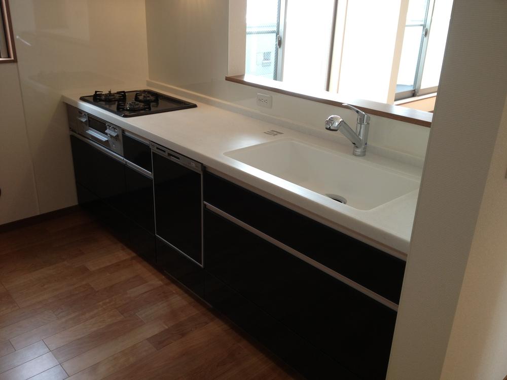 Kitchen. Room (August 2013) Shooting