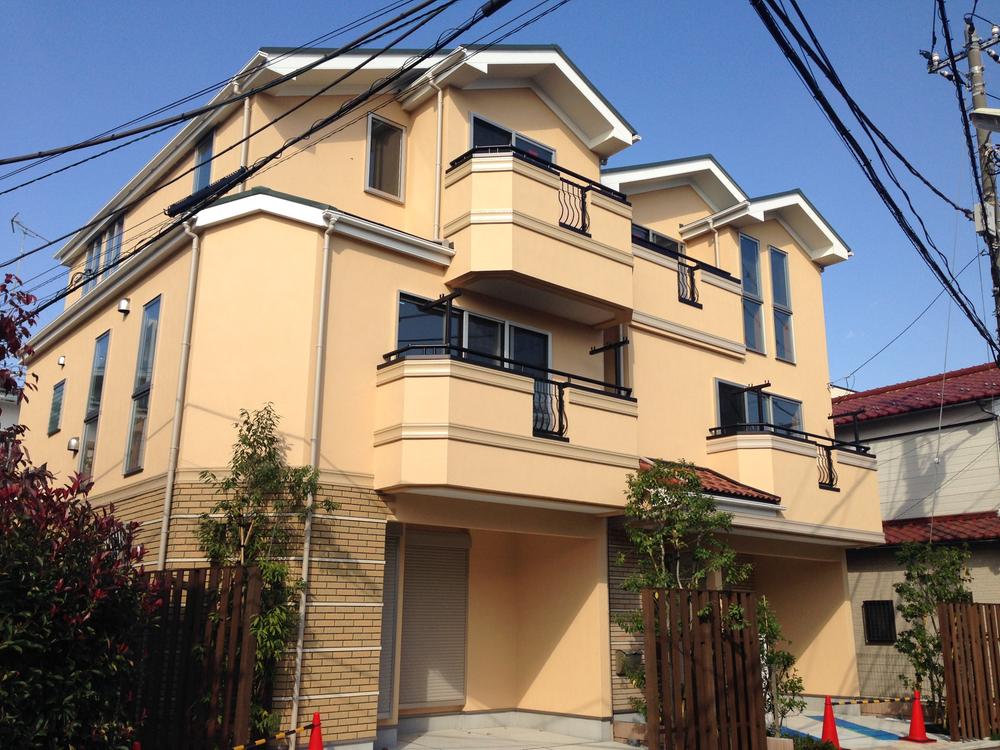 Local appearance photo