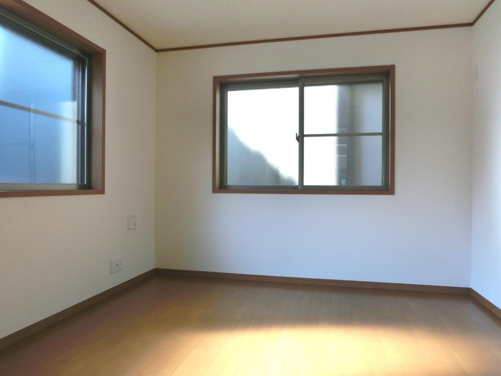 Non-living room. Western style room!