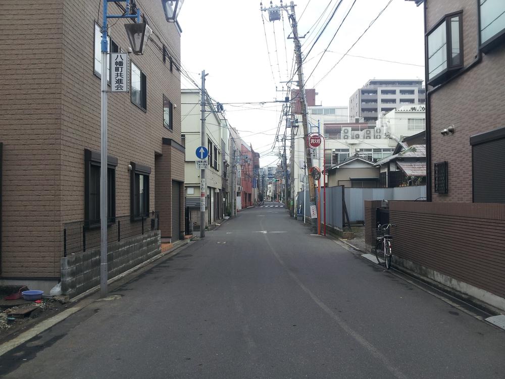 Local photos, including front road. Local (10 May 2013) Shooting