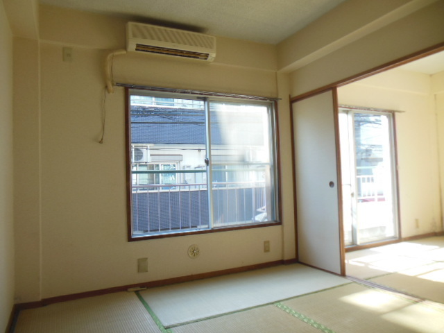 Living and room. Tatami feels good 6 Pledge Japanese-style room