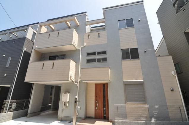 Local appearance photo. Building 2 / Local (10 May 2013) Shooting