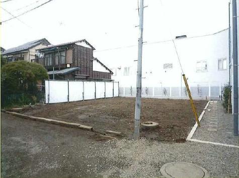 Local photos, including front road. Local (11 May 2013) Shooting