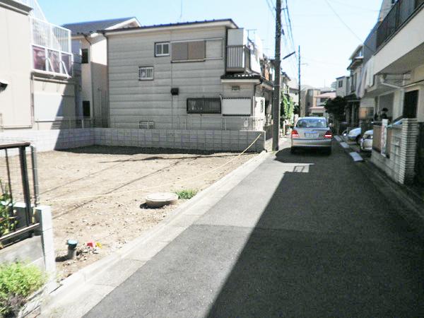 Local photos, including front road. Local (2013 October shooting)