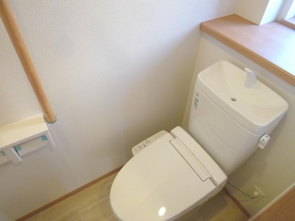 Toilet. Indoor (12 May 2013) Shooting