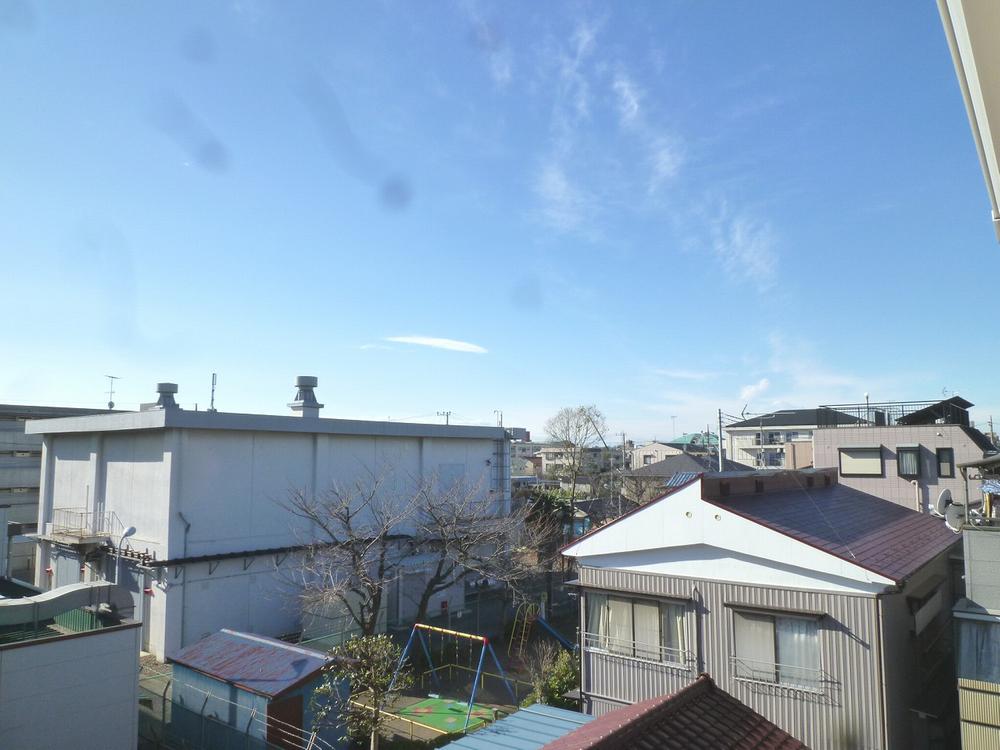 View photos from the dwelling unit. View from the site (December 2013) Shooting