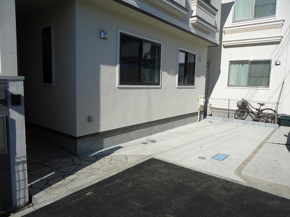 Parking lot. Local (11 May 2013) Shooting