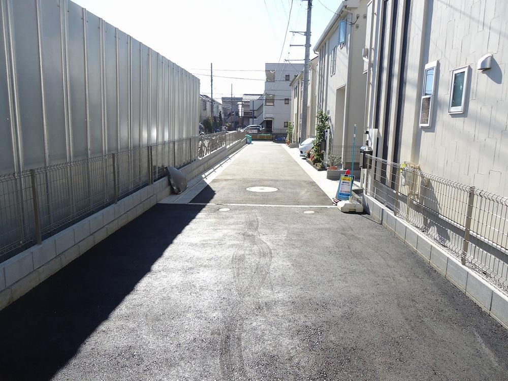 Local photos, including front road. Local (11 May 2013) Shooting