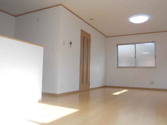 Living. Comfortable relaxing spacious living