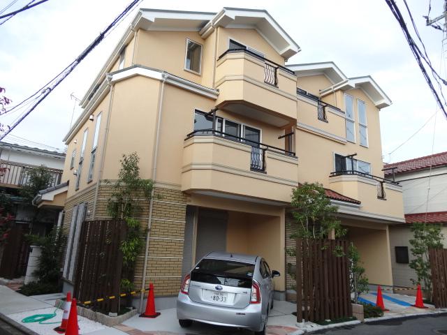 Local appearance photo. Local (11 May 2013) Shooting