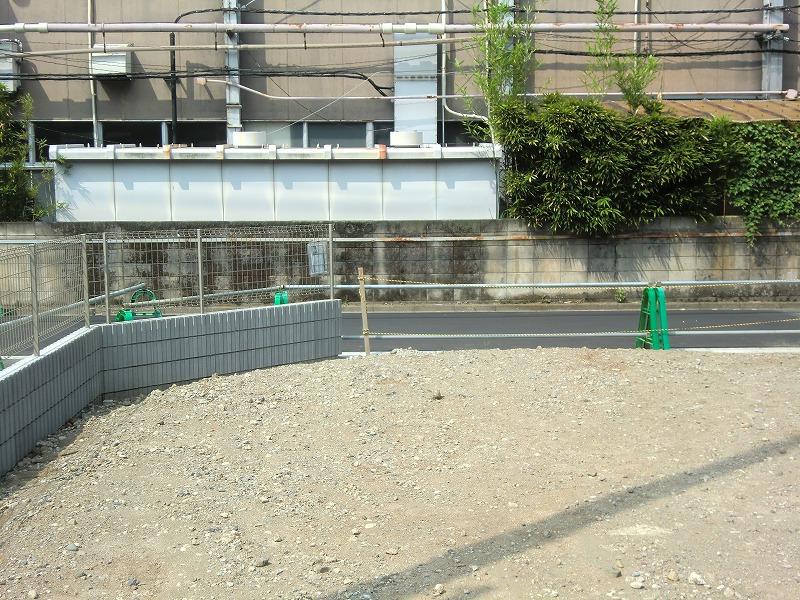 Local photos, including front road. Local (August 2013) Shooting