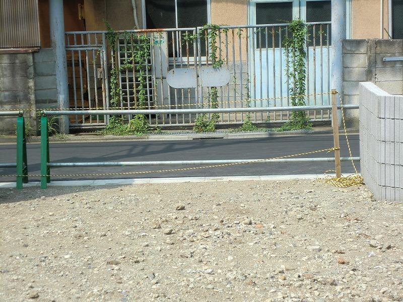 Local photos, including front road. Local (August 2013) Shooting