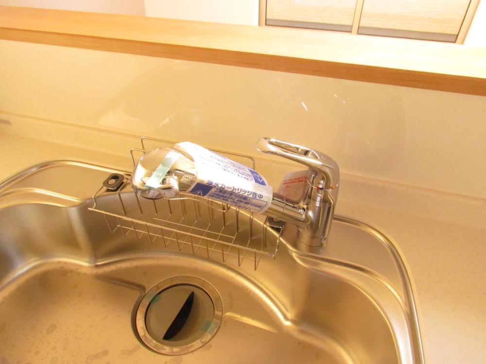 Power generation ・ Hot water equipment. Leave a beautiful water in the all-in-one water purification plug